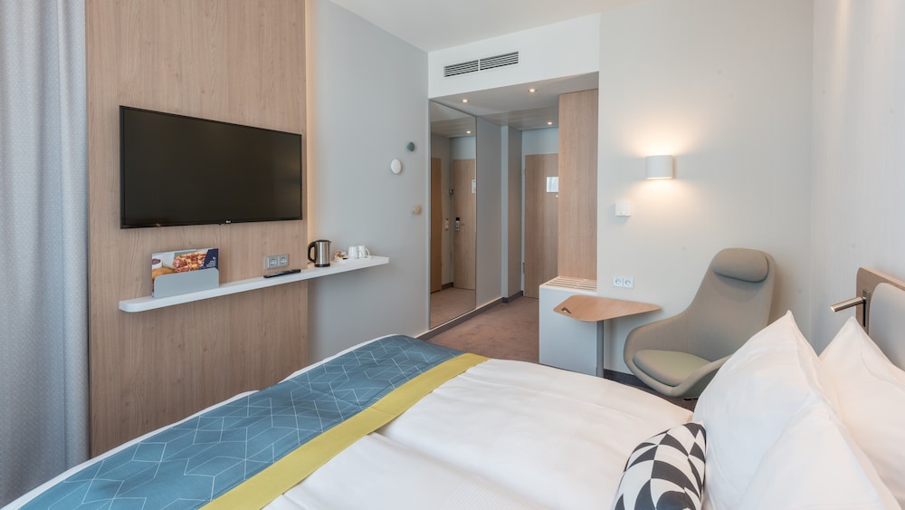 Holiday Inn Express Hotel Suites Schulenburg 25/71