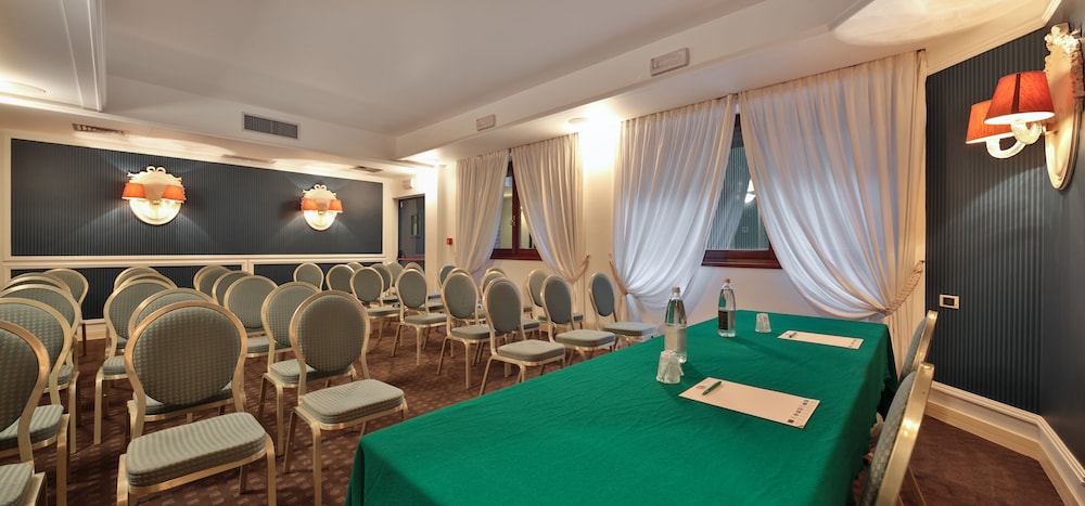 Grande Albergo Roma 66/69