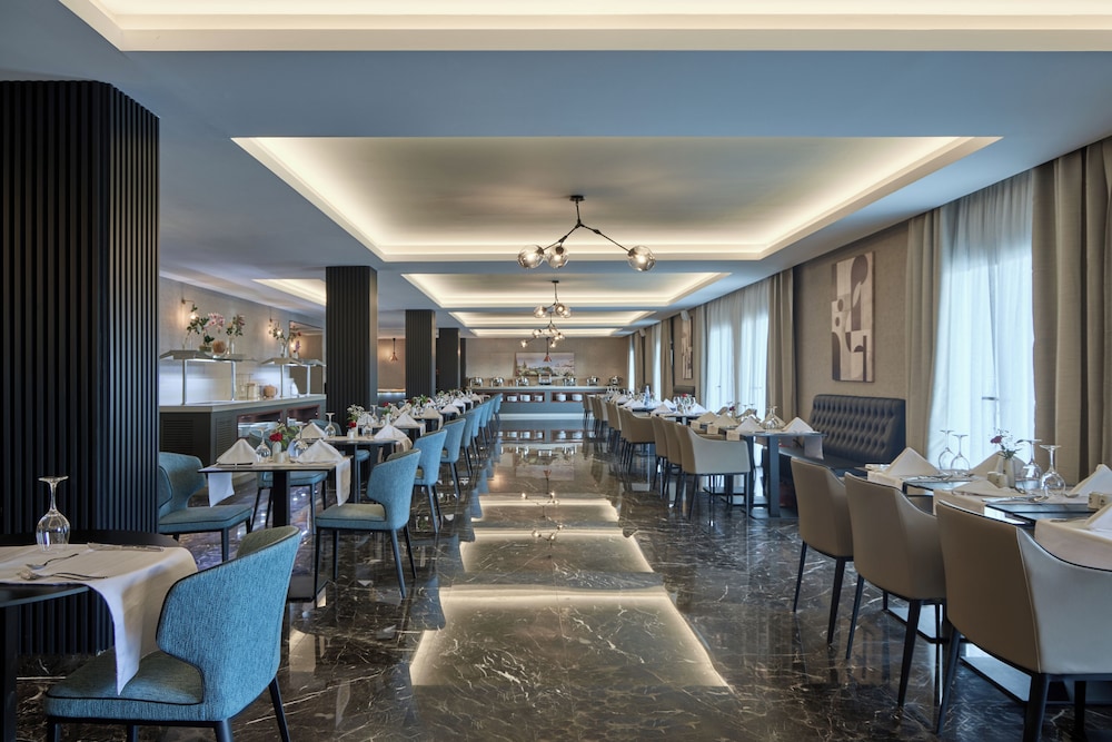 Ralf Hotel 21/28