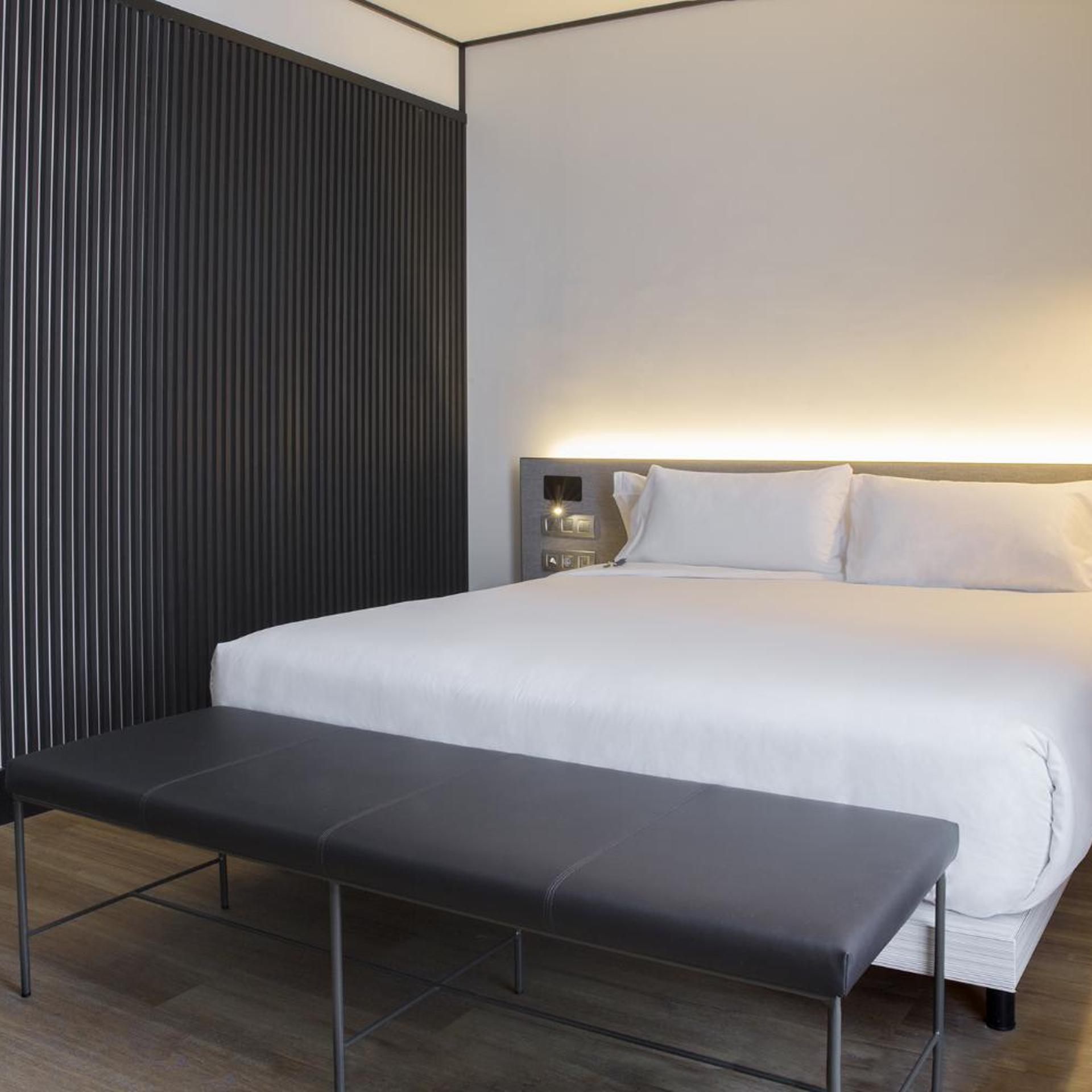 Room, Double or Twin Bed