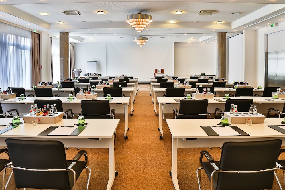 Hotel Frankfurt Messe Affiliated By Melia 63/73