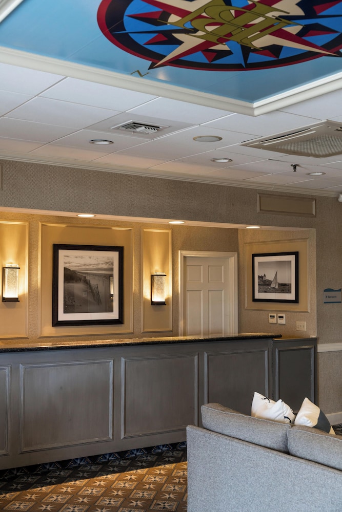 Newport Beach Hotel Suites 13/69