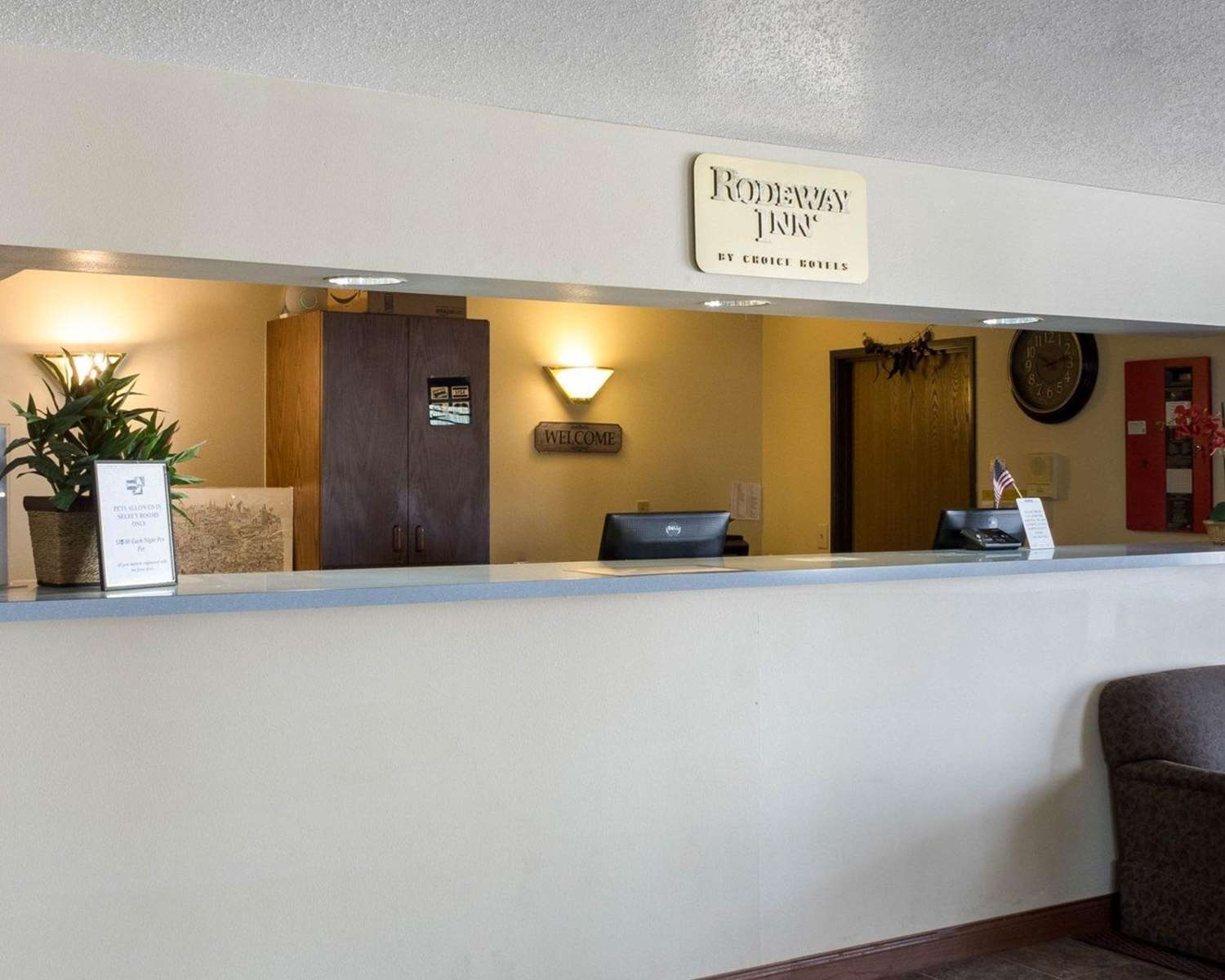 Rodeway Inn West Fargo Main Ave. 2/13