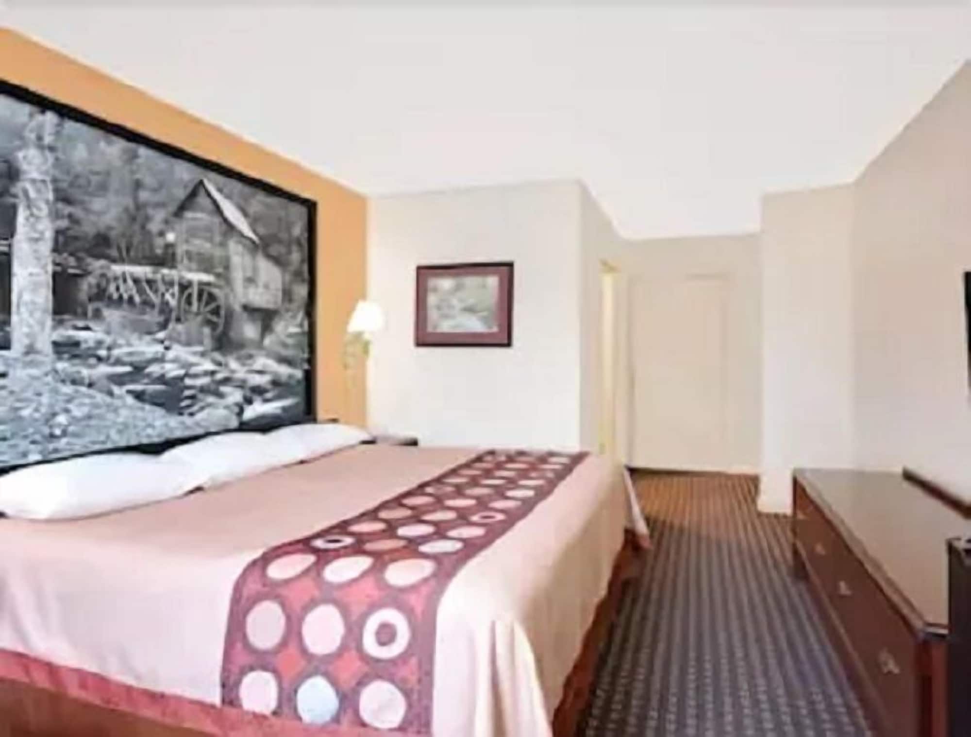 غرفة قياسية بسرير كينج، Super 8 by Wyndham Hillsville 5/10