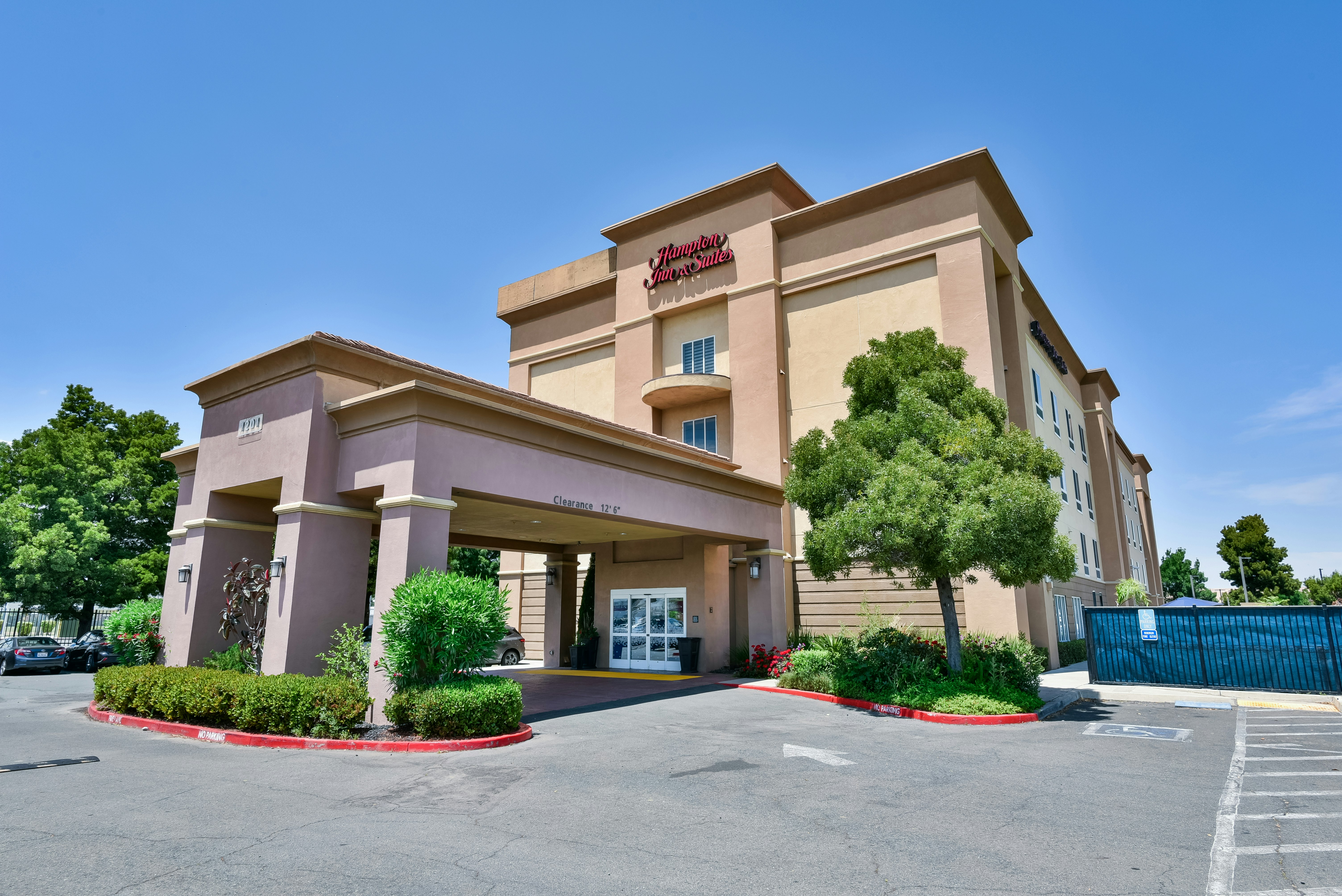 Hampton Inn Suites Pittsburg Ca 23/25