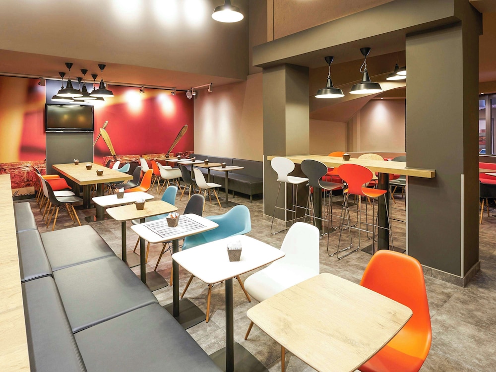restaurant cafeteria