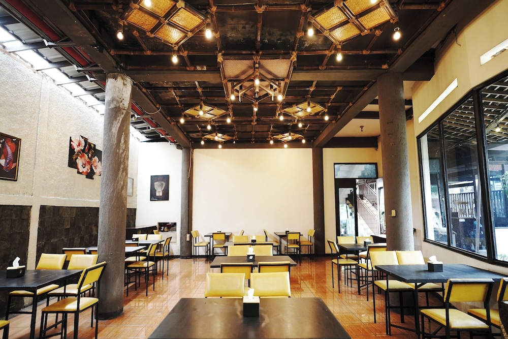 Saung Balibu Hotel 56/68
