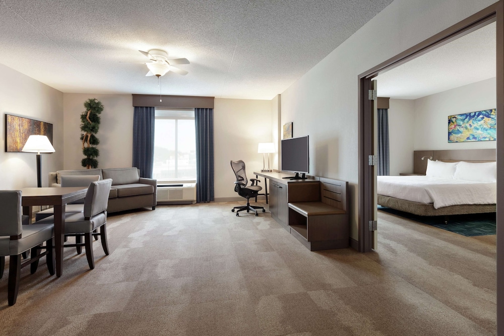 Hilton Garden Inn Harrisburg East 20/32