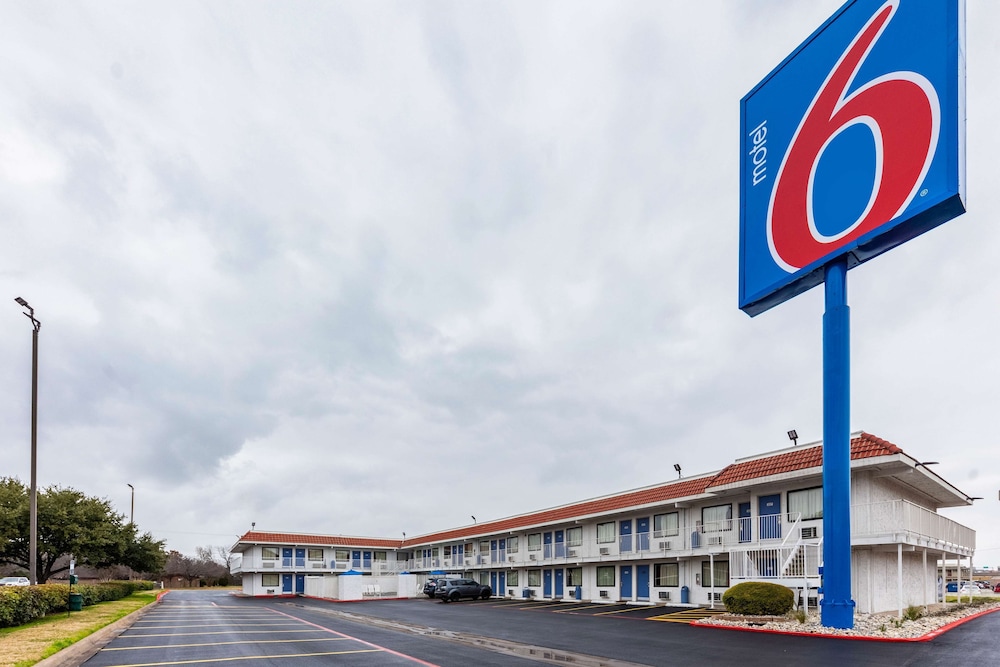 Motel6 North Richland Hills, TX in NORTH RICHLAND HILLS - TX