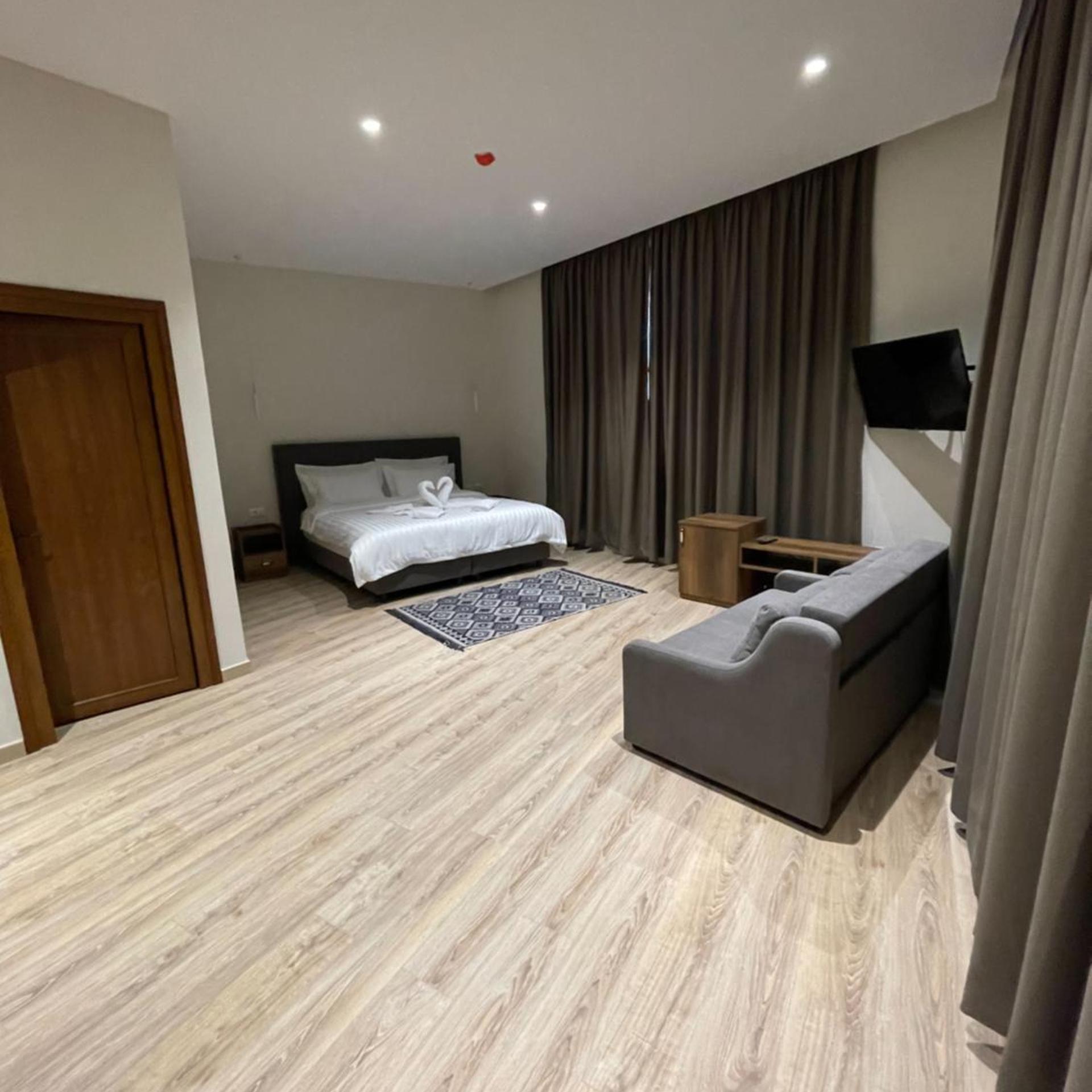 Kroi Hotel 14/57