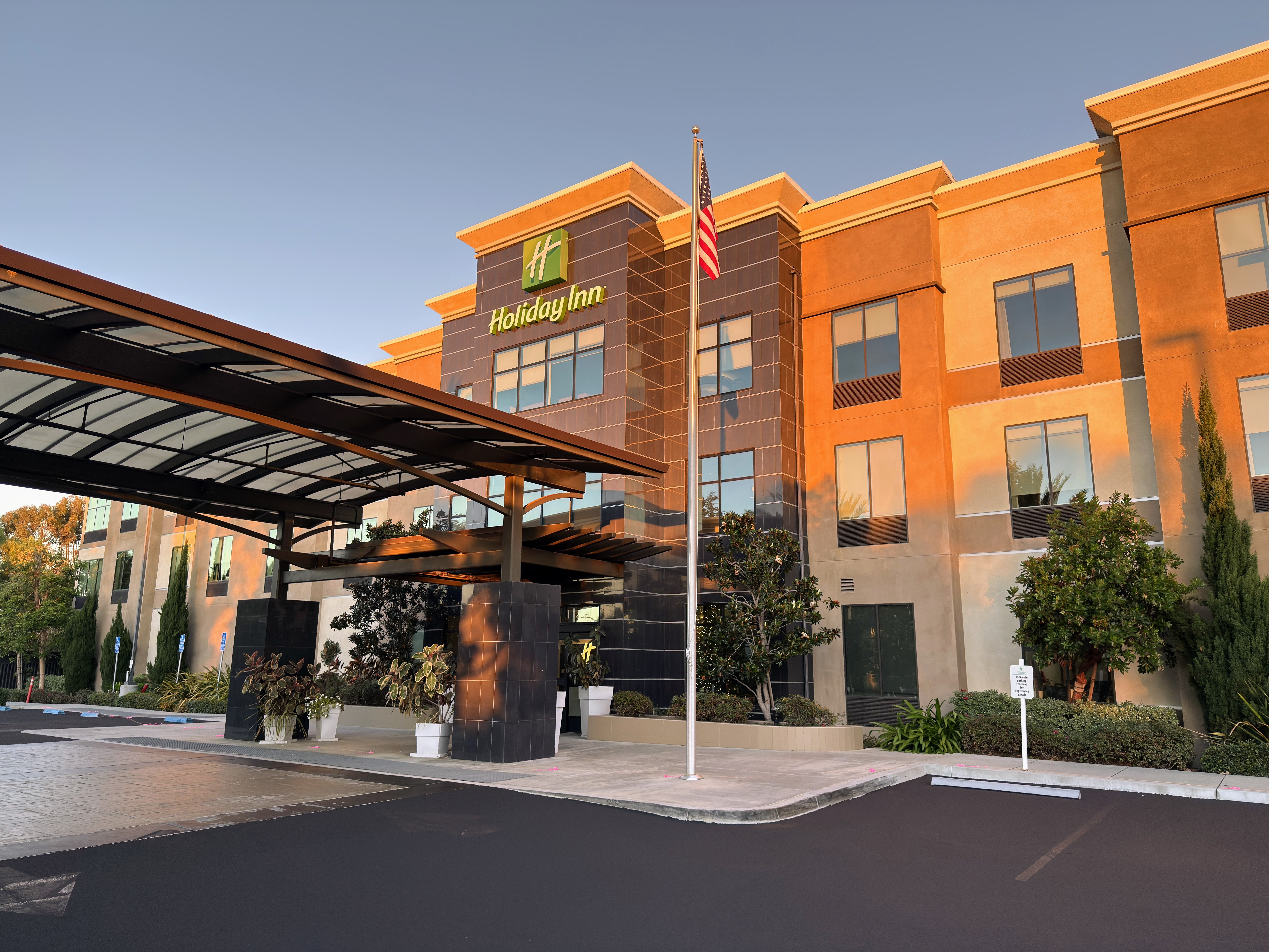 Holiday Inn Carlsbad 64/73