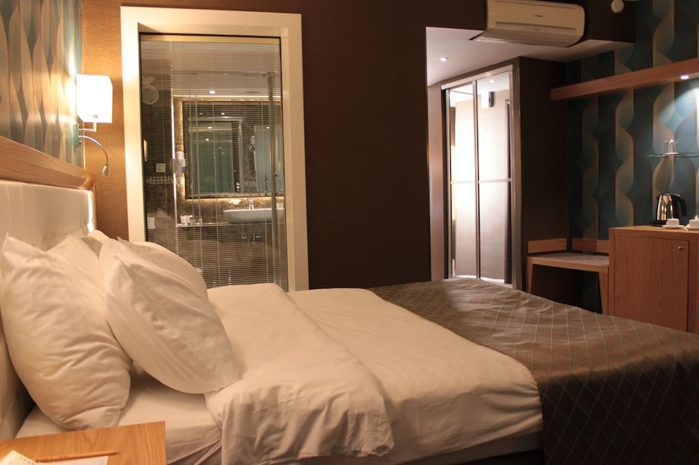 Akol Hotel 17/50