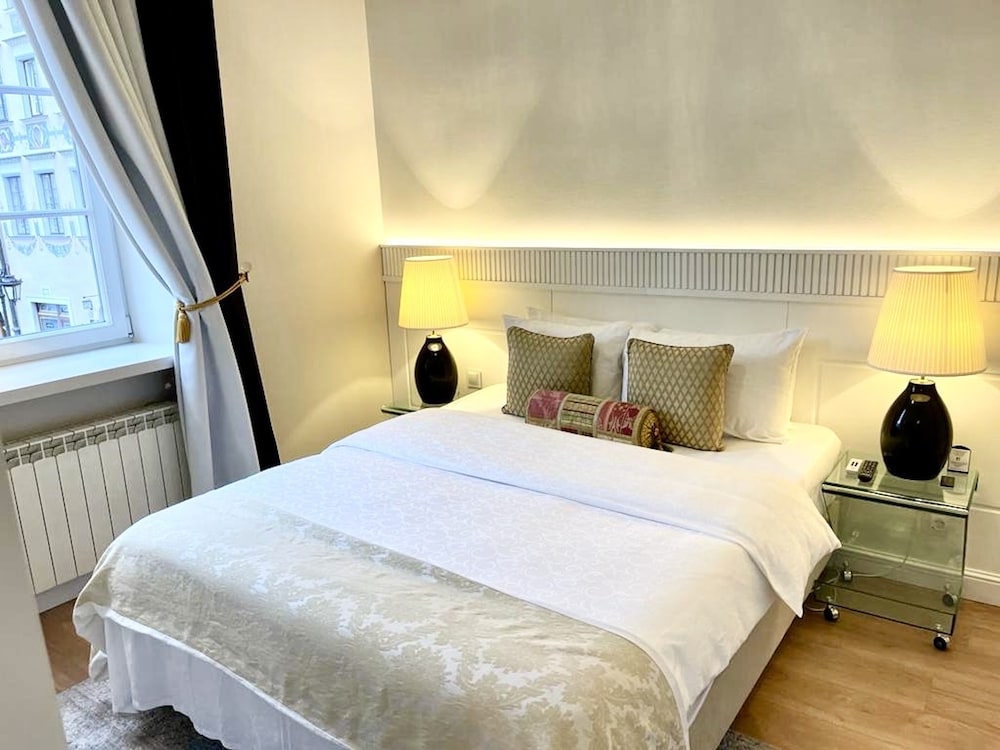 Luxury Apartments Mondrian Market Square 16/50