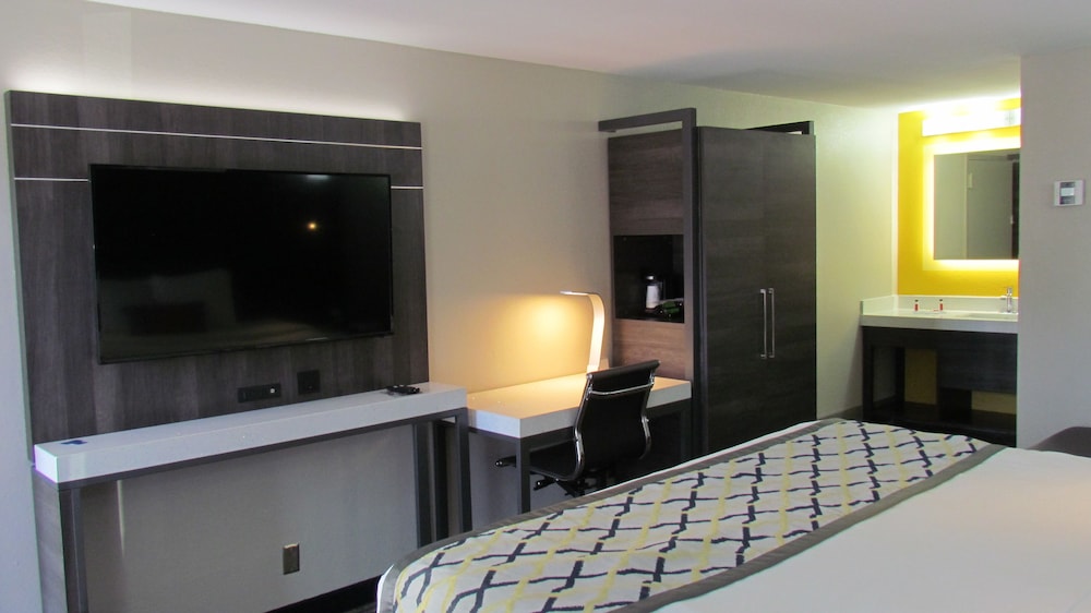 Baymont By Wyndham Murfreesboro 11/42