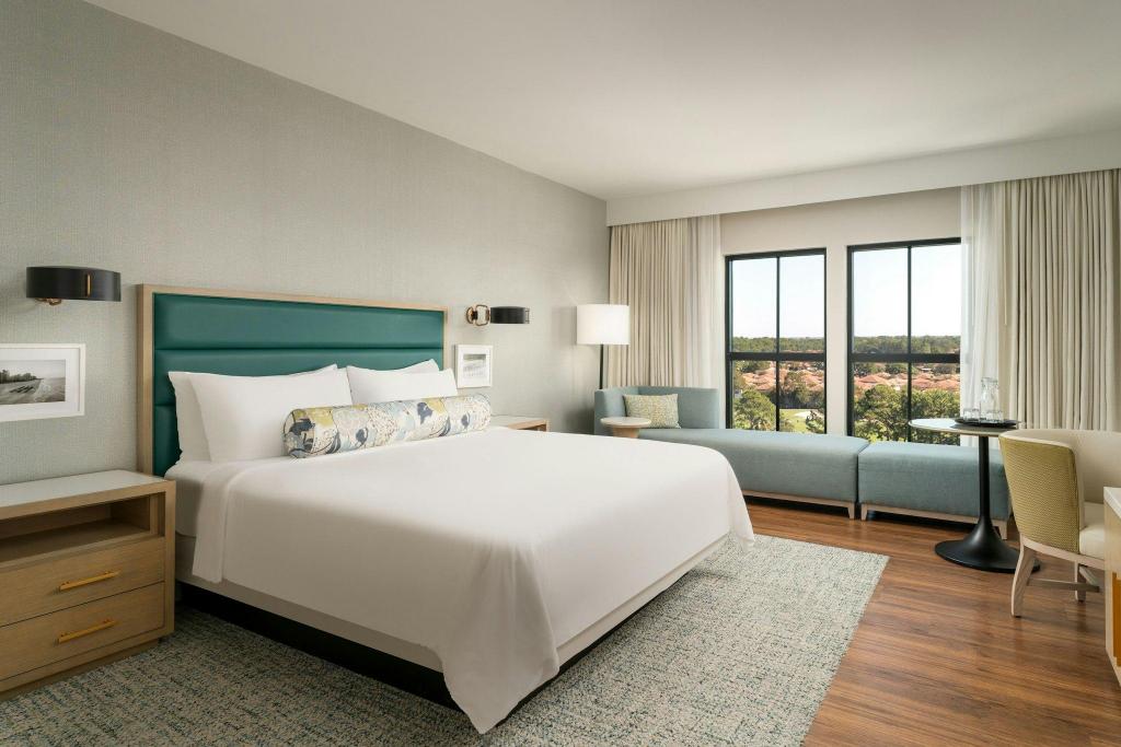 Guest Room, Deluxe, King Bed, Resort View, High Floor