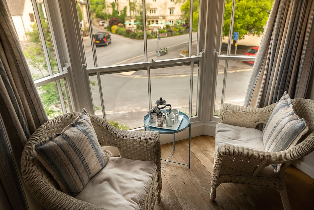 Wild Garlic Restaurant Rooms 28/37