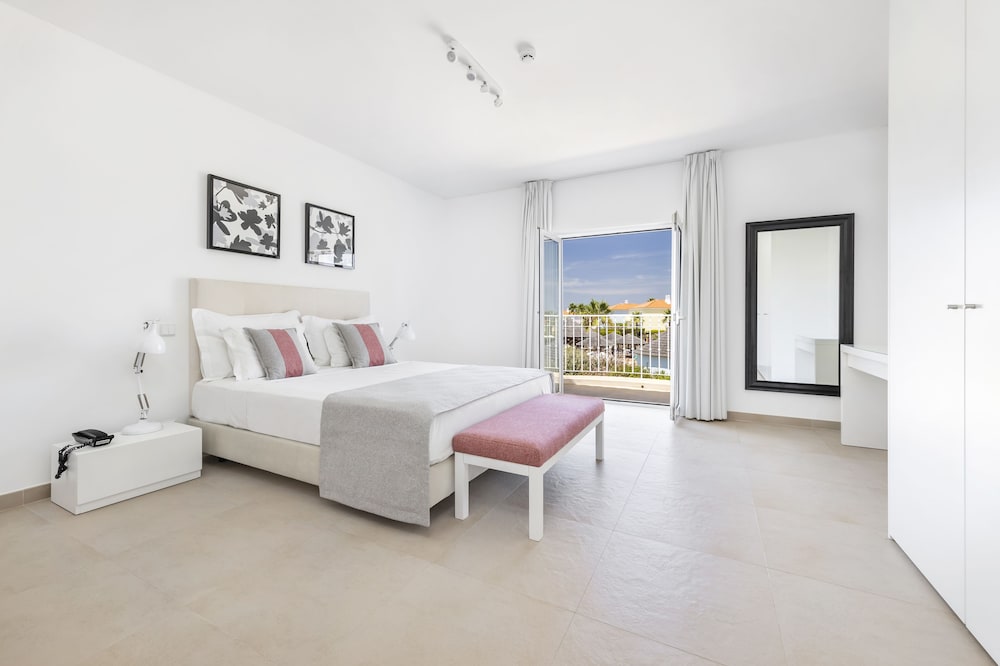 3 BEDROOMS, VILLA, PRIVATE POOL