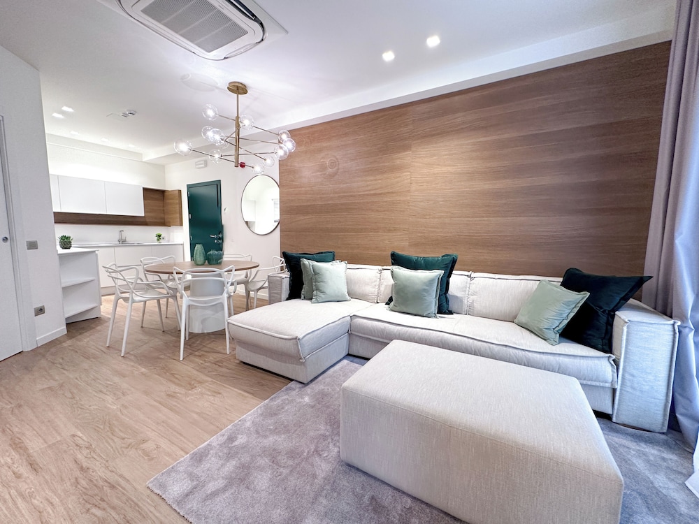 Metropol Ceccarini Suite 30/62