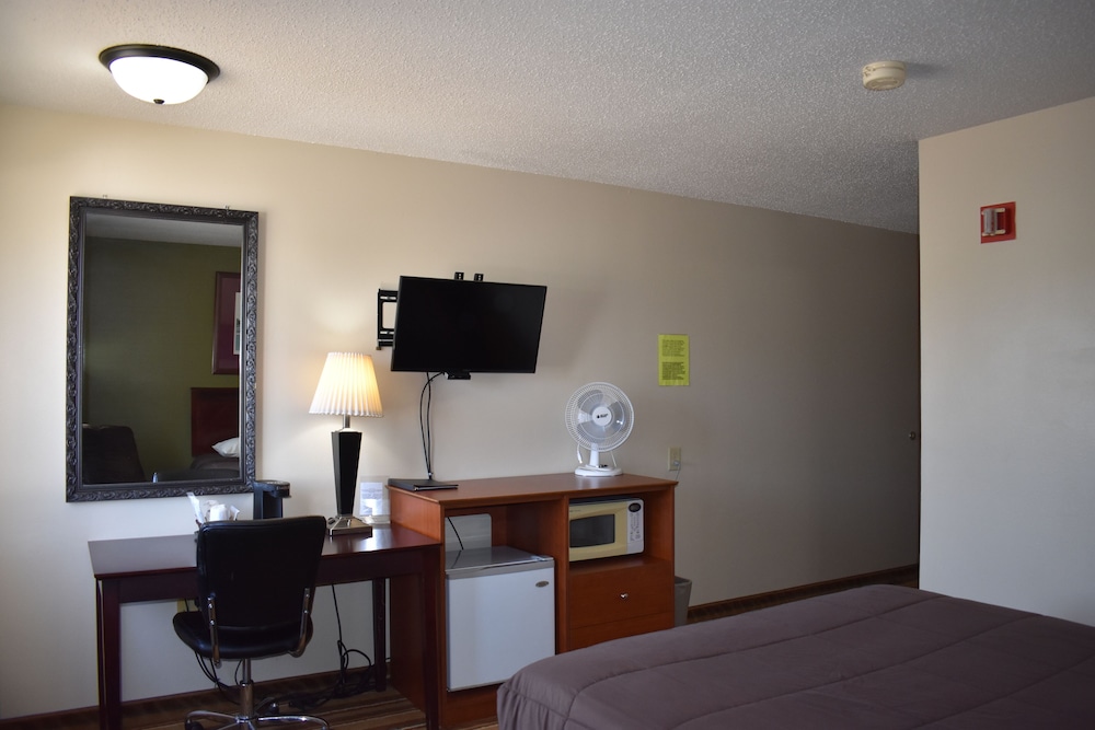 Heartland Hotel And Suites 51/62