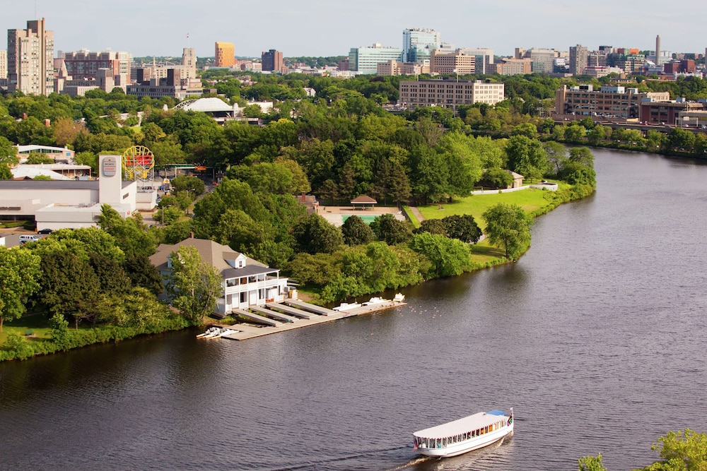 Doubletree Suites By Hilton Hotel Boston-Cambridge 72/76