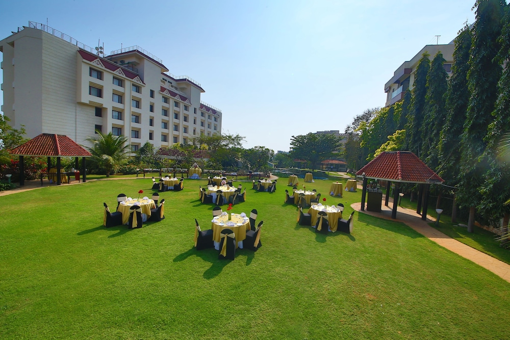Welcomhotel By Itc Hotels Devee Grand Bay 66/71