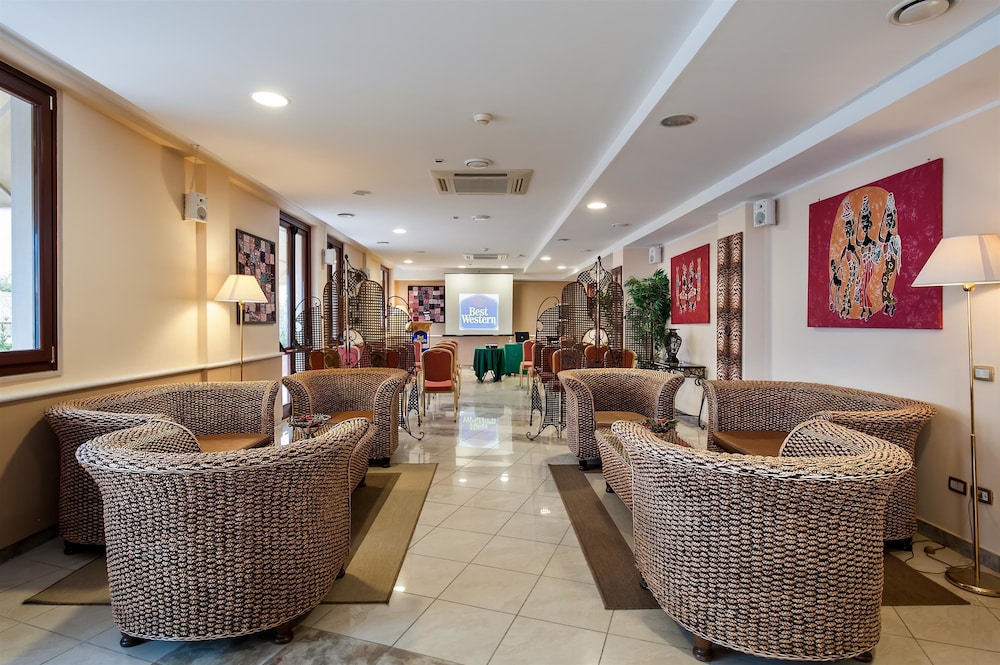 Ara Solis Hotel 52/78
