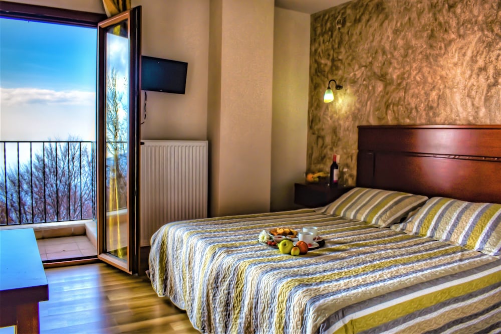 Classic, Twin Beds, Mountain and Sea View، TASIA 5/7