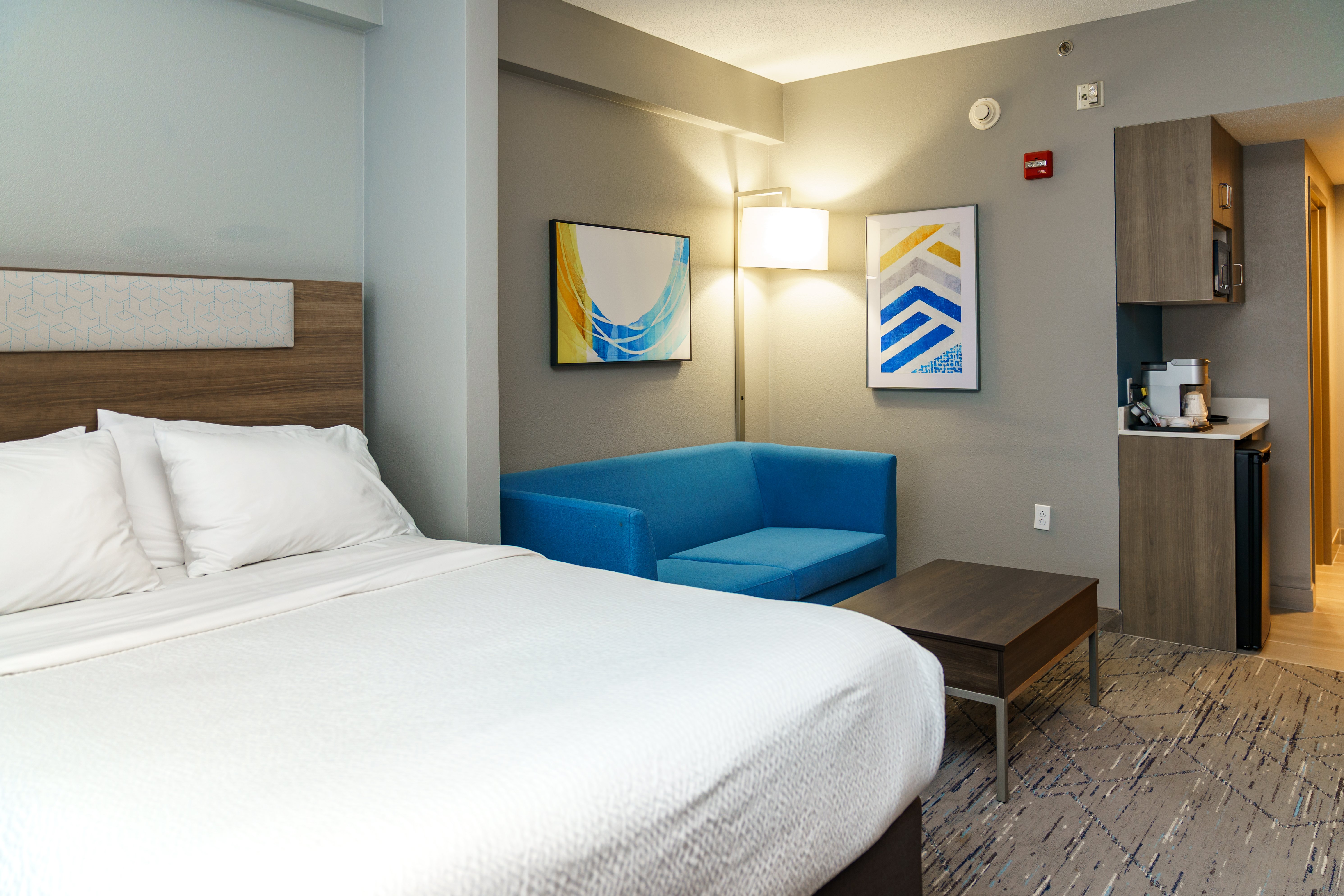 Holiday Inn Express Hotel and Suites Raleigh Sw Nc State 18/80