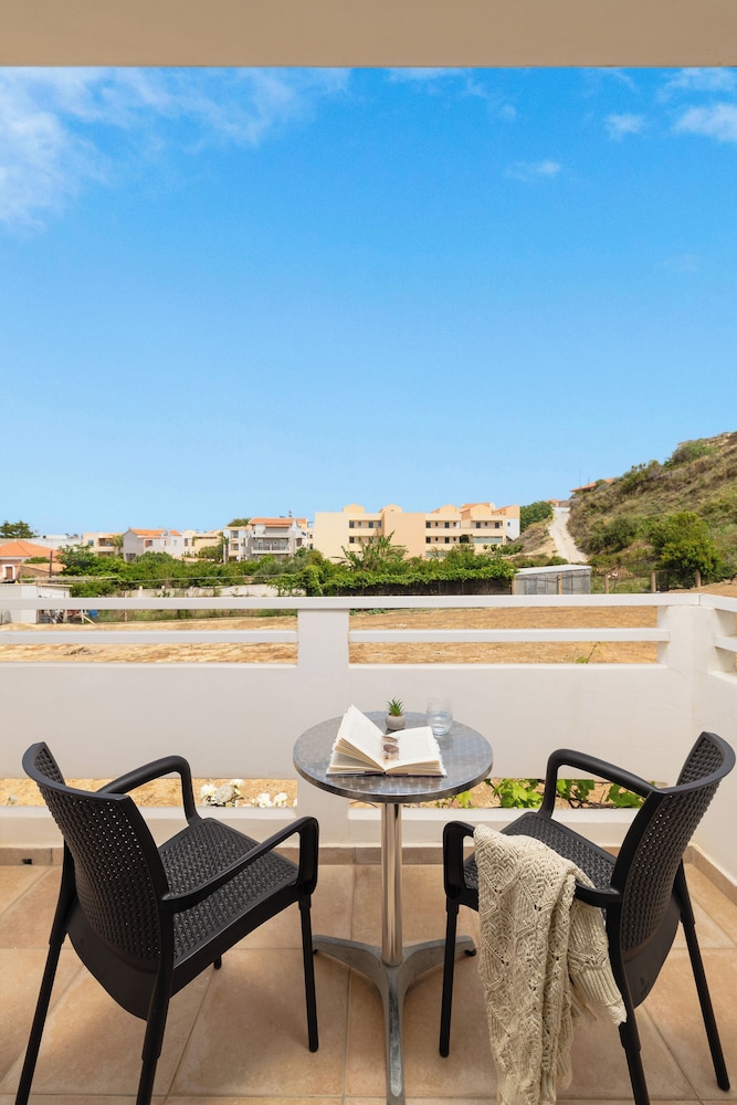 Thelesi Apartments 38/50