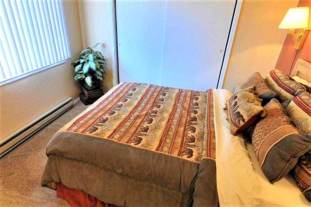 Pinecliff Village Resort 27/69