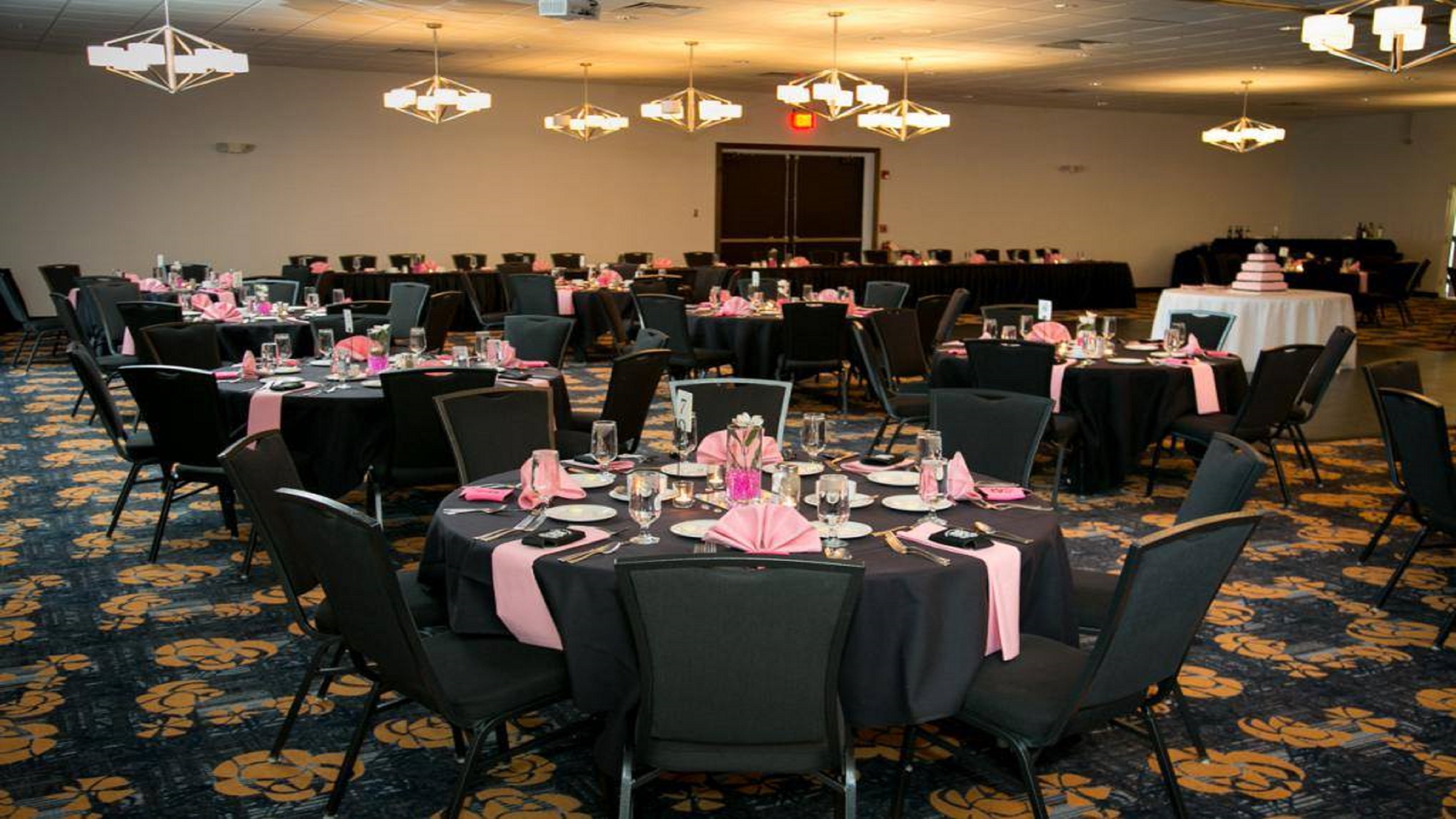 Holiday Inn Cleveland Northeast Mentor 74/79