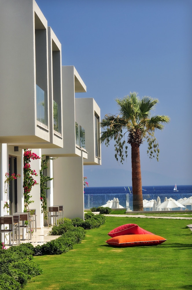 Lugga Boutique Hotel and Beach 35/43