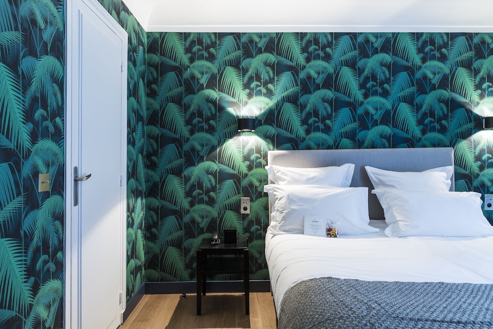 Mathis Elysees Matignon 14/69