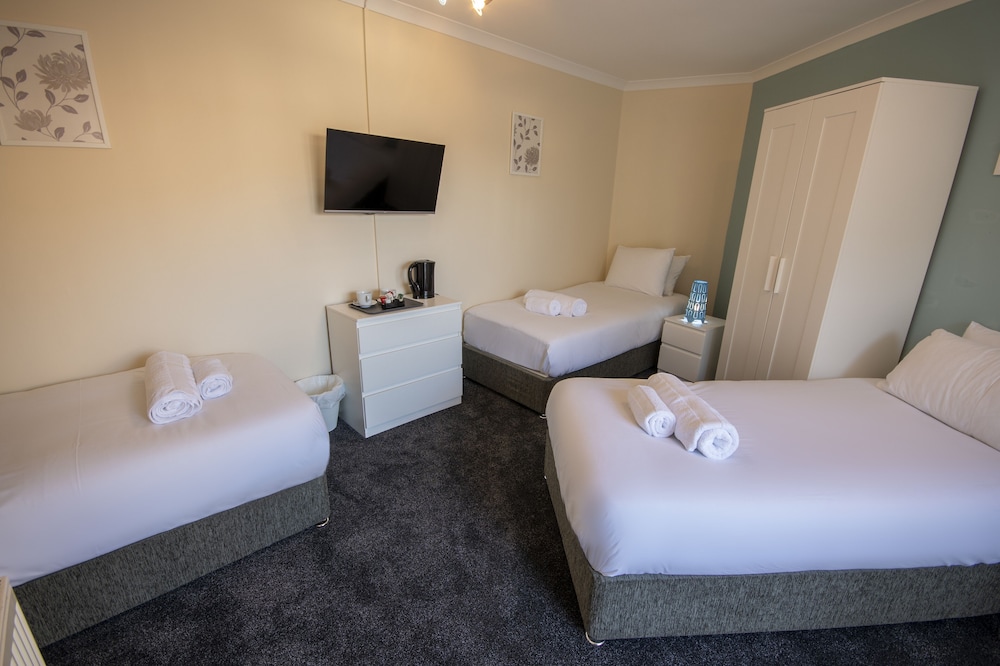 Irvine Riverside Guesthouse by Payman Club 21/32