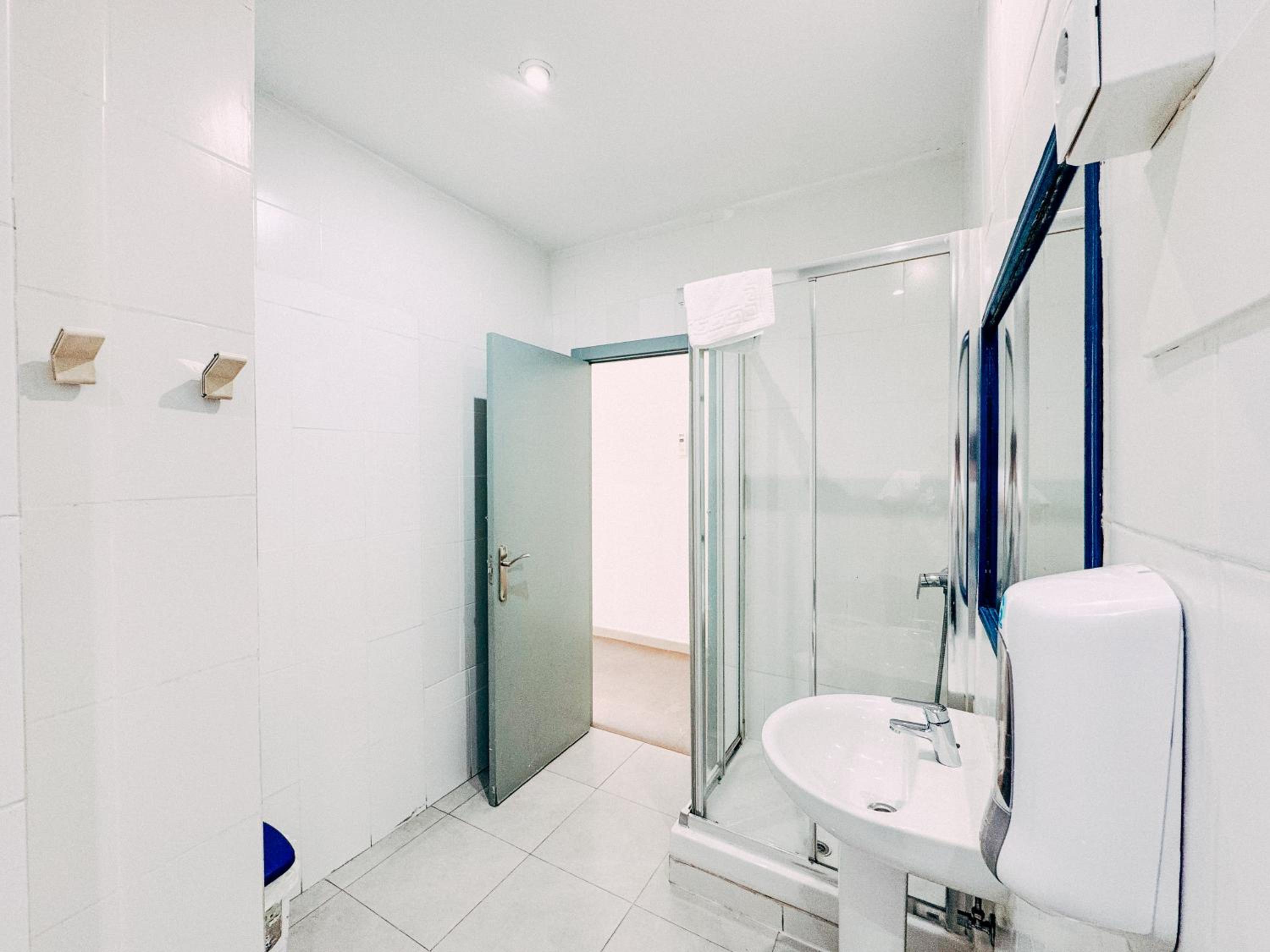 Mixed Dorm, 10 Beds، Madvibes Hostel 2/2