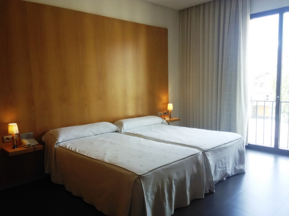 ROOM, 2 BEDS, WITH VIEW