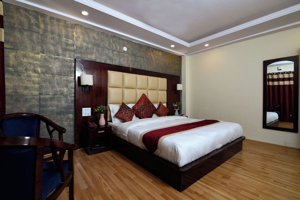 DUPLEX, DELUXE, DOUBLE BED, SMOKING