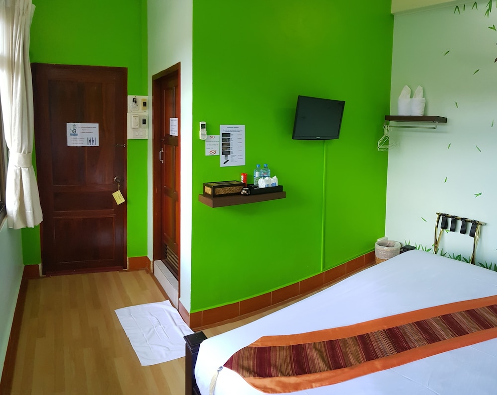 Phonepaseuth Hotel 11/55
