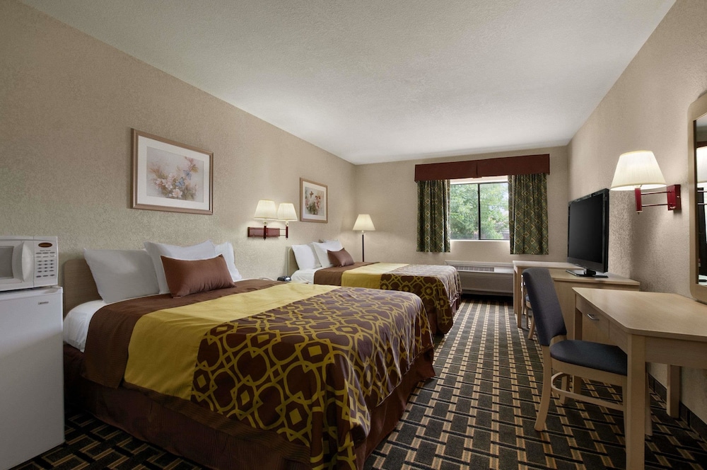 Days Inn By Wyndham Childress 11/21