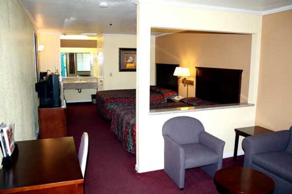 Executive Inn And Suites Sacramento 17/43