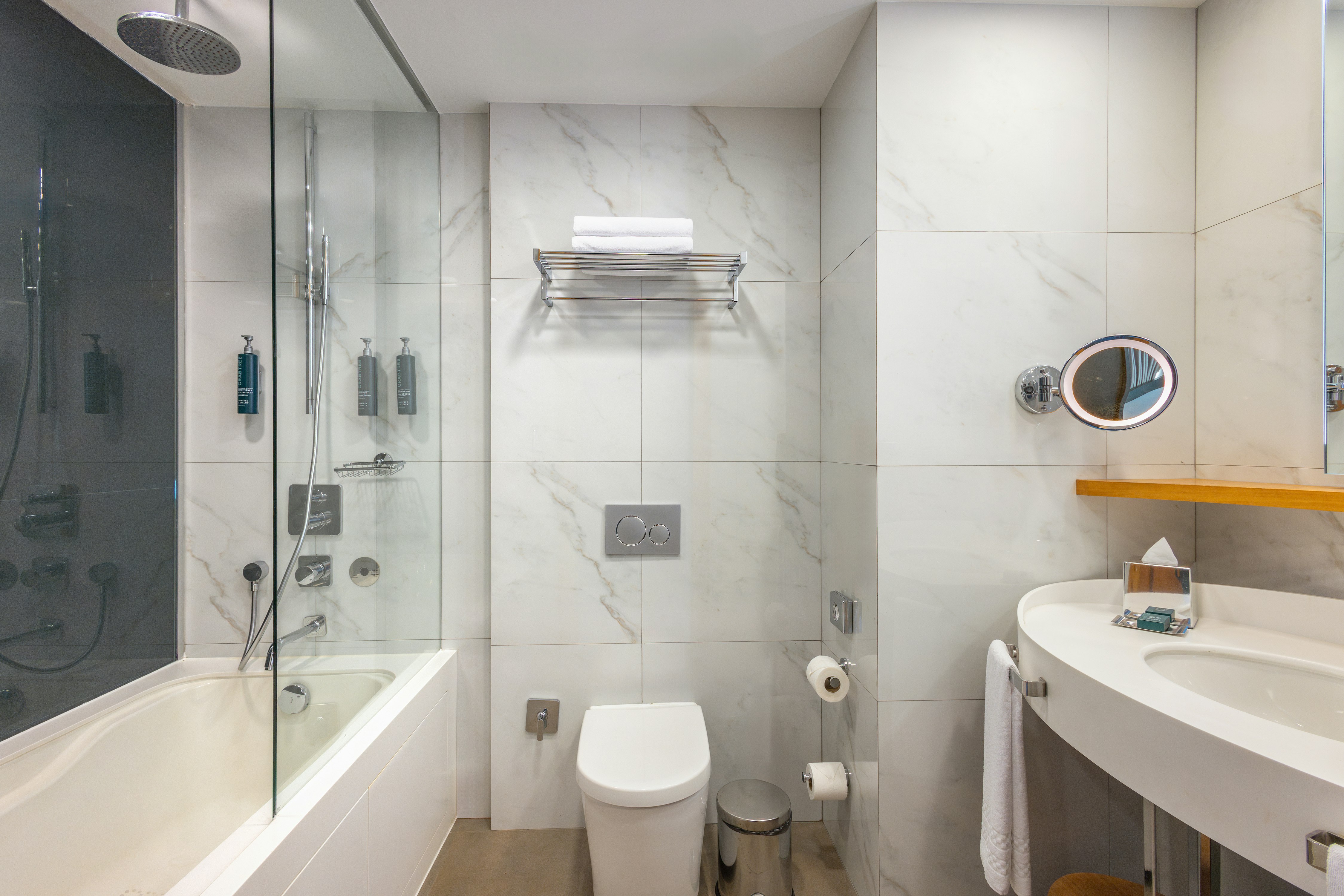 جناح جونيور بسريرين منفصلين بإطلالة على البحر، Doubletree By Hilton Hotel Istanbul - Moda 4/4