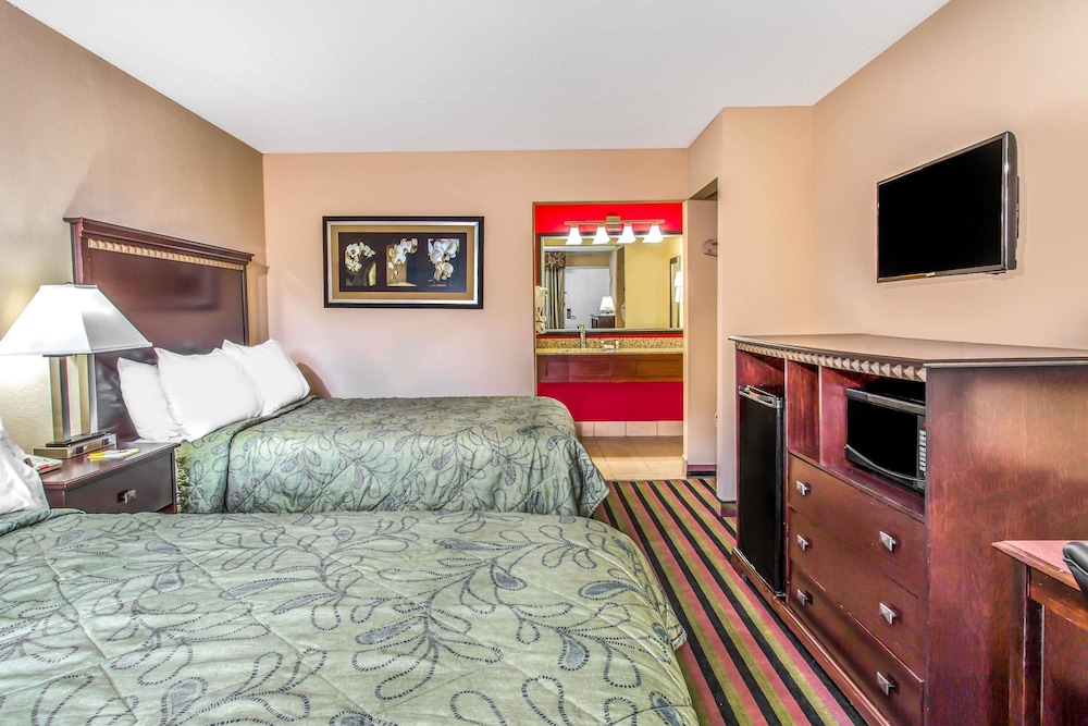 Days Inn Fort Lauderdale Airport North Cruise Port 8/19