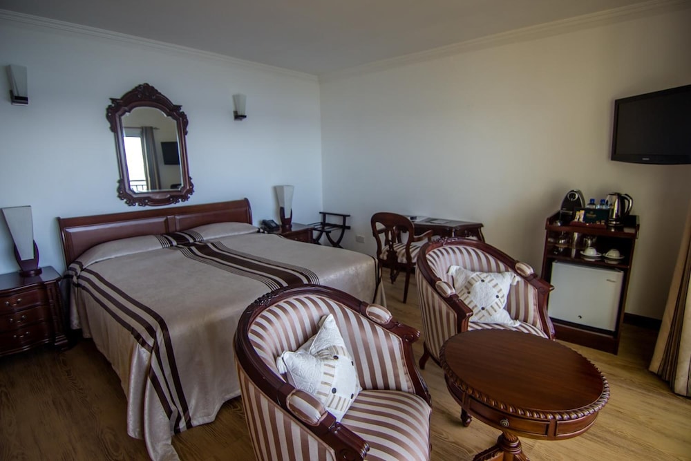 Treasure Cove Hotel 37/58