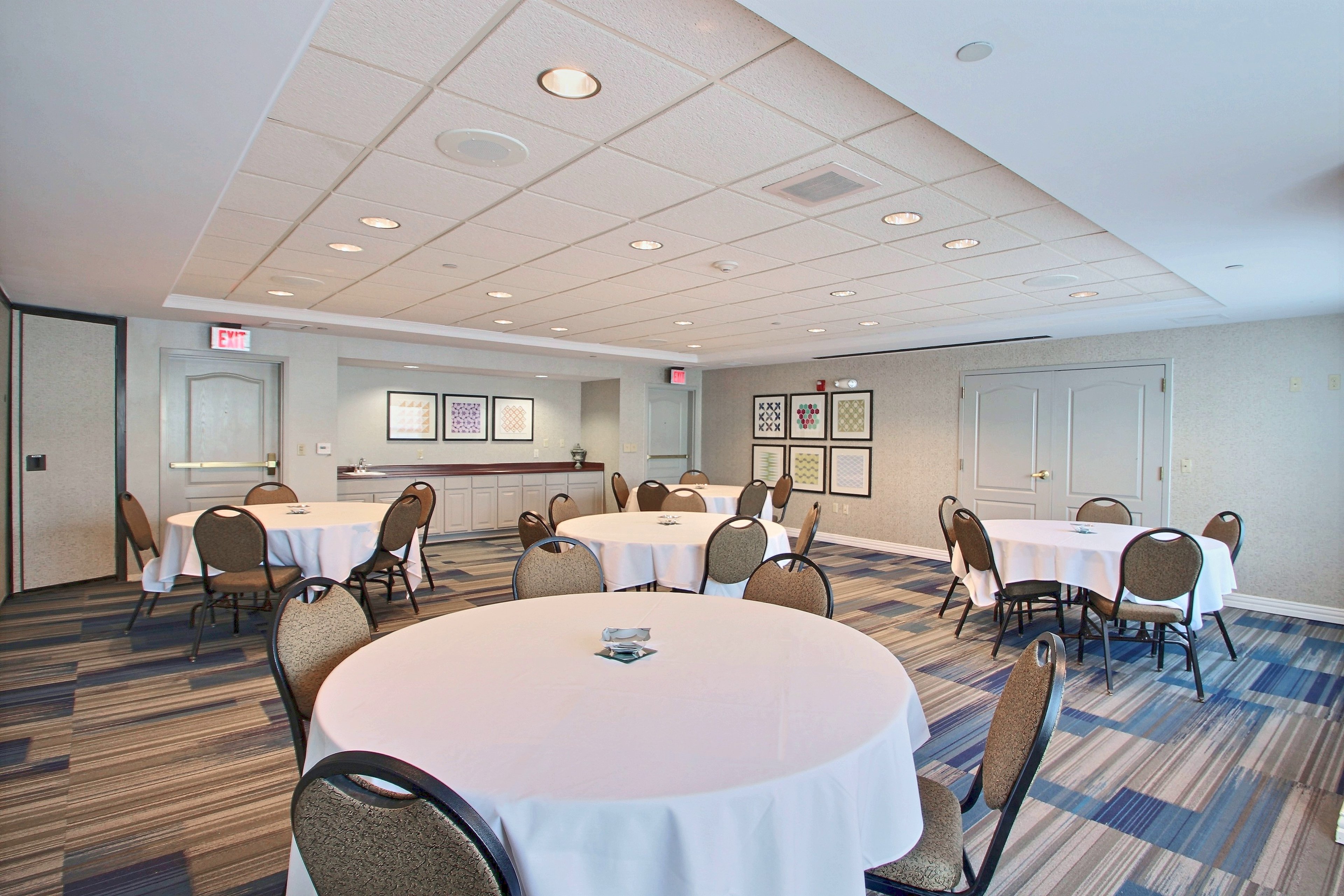 Holiday Inn Express Hotel And Suites Milwaukee Airport 61/74