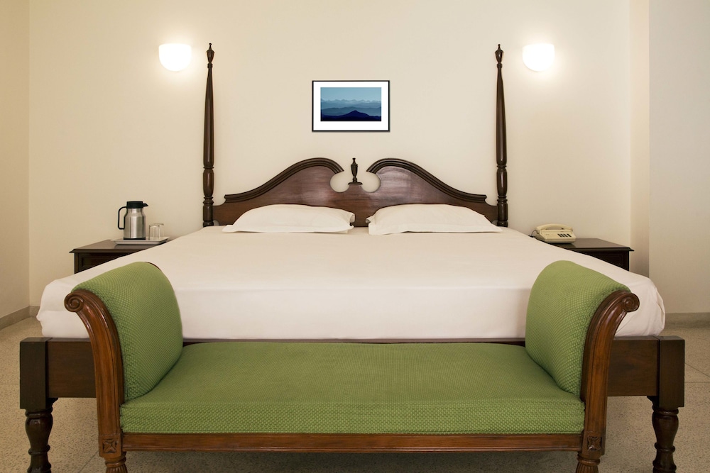 Alpana Hotel 16/34