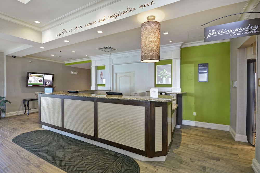 Hilton Garden Inn Riverhead 7/57