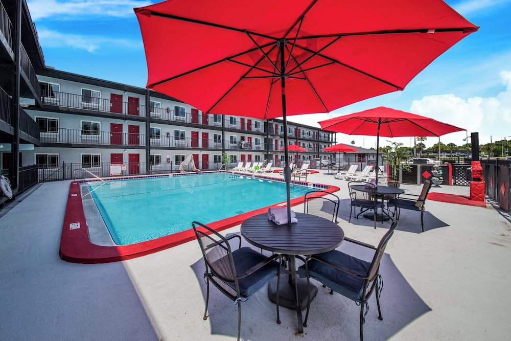 Seasons Florida Resort 28/29