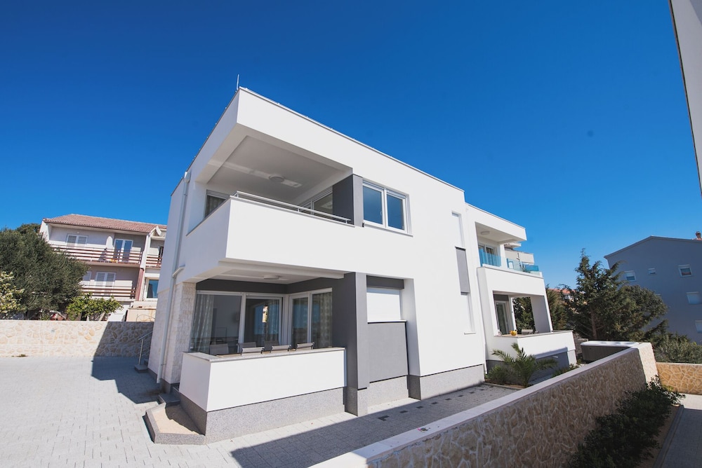 Apartments Tomana 9/50