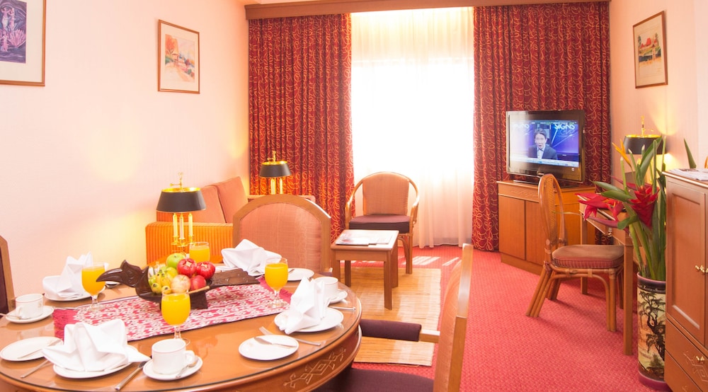 HOTEL GRAND CONTINENTAL KUCHING 73/89