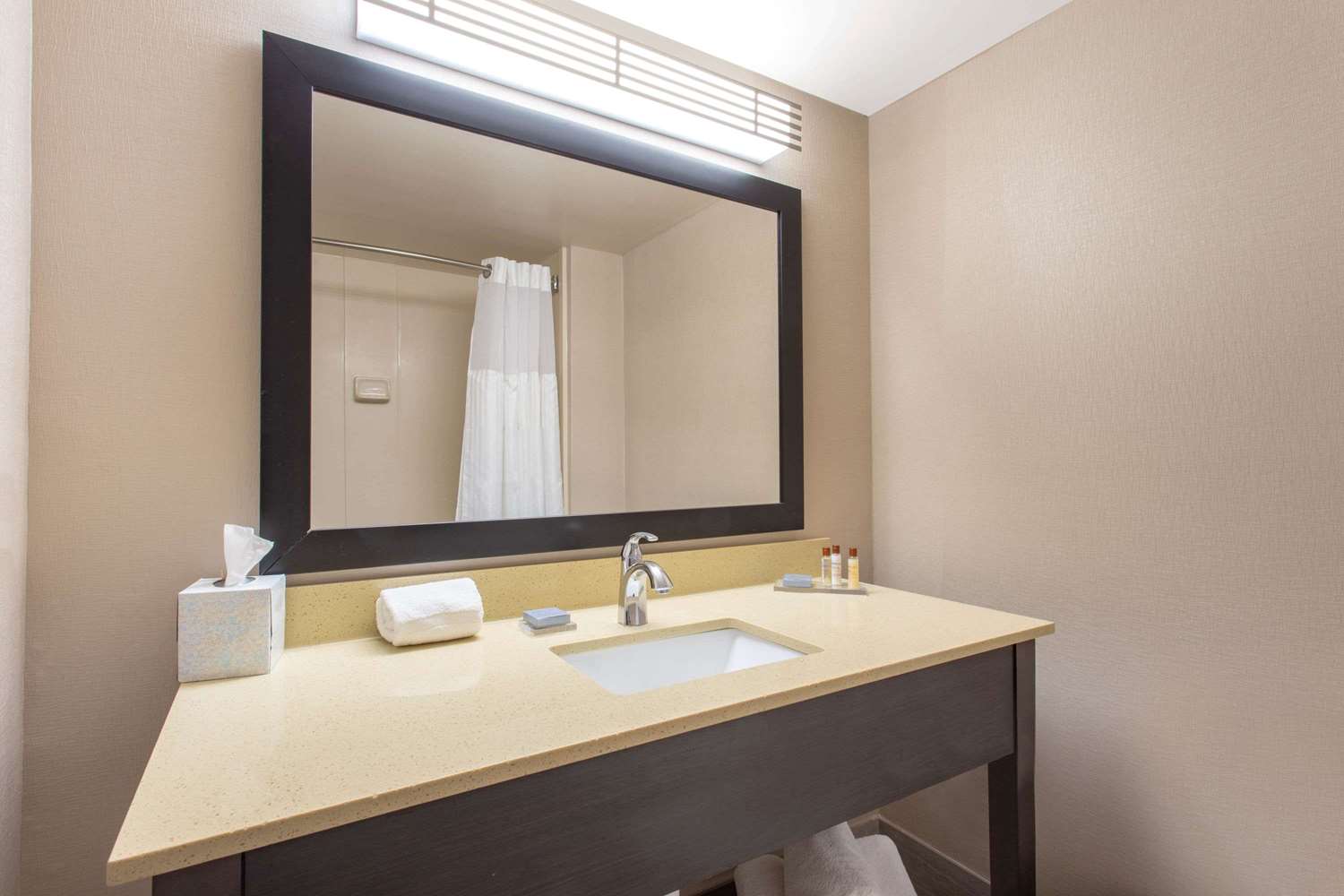 Wingate By Wyndham Indianapolis Airport Plainfield 16/17